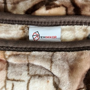 Koc Akrylowy Toskania 160x210 w Walizce T012